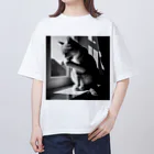 猫は癒やしの毛づくろい猫 Oversized T-Shirt