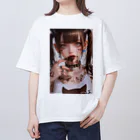 KAMIBUKROのチョコを食べるメイド美女 オーバーサイズTシャツ