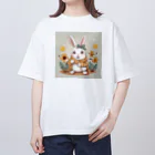 ぷっくりショップの耳が可愛いうさぎちゃん Oversized T-Shirt