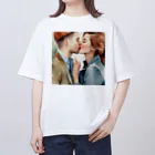 メアリーの「恋人のキス」 Oversized T-Shirt