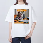 PEGA's shopの【猫ミーム風】勉強する猫 オーバーサイズTシャツ