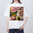 猫と紡ぐ物語の春の訪れを告げる桜満開 Oversized T-Shirt