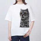 手書きイラストで猫ミームの困惑する猫 オーバーサイズTシャツ