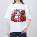 いちごと一緒🍓のいちごと猫シリーズ Oversized T-Shirt