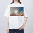 Fred HorstmanのBeautiful sun shining through the beautiful clouds 美しい雲の間から輝く美しい太陽 Oversized T-Shirt