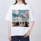 the blue seasonの風を切って、空と地を繋ぐ オーバーサイズTシャツ