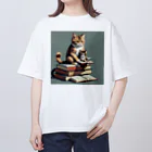 三毛猫shopの本を読む猫 オーバーサイズTシャツ