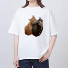 うちのにゃんず🐈の振り向きにゃんず🐈 Oversized T-Shirt