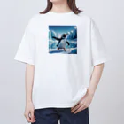 Enchanted Charm EmporiumのFrosty Penguin ("フロスティペンギン") オーバーサイズTシャツ