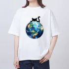 amecatsの地球と黒猫 Oversized T-Shirt