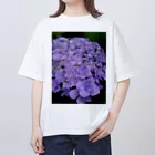 yurisacinの紫陽花（紫） オーバーサイズTシャツ