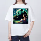 ぱんだ好きの店の月夜のパンダと女の子2 Oversized T-Shirt