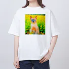 猫好きの谷の猫の水彩画/花畑のトンキニーズねこのイラスト/ポイントネコ オーバーサイズTシャツ