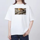 shinjo_irasutoの寝ている可愛いひよこ Oversized T-Shirt