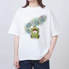 喫茶トラウベのカエルくんと歌うよ Oversized T-Shirt