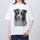 greetenのボーダーコリー　アート犬モノクロ オーバーサイズTシャツ