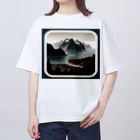 天明裕司の霧の中の静寂な山々 Oversized T-Shirt