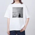 D7C7DC?B1の海辺を散歩するチワワ Oversized T-Shirt