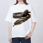 reptilesの怪人ヘビ女 Oversized T-Shirt