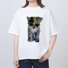 青い猫の真白 Oversized T-Shirt