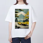 JapanCarStyleの黄色いスポーツカーと日本の風景 Oversized T-Shirt