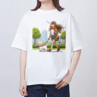 南国のかわいい犬と散歩をする女性 オーバーサイズTシャツ