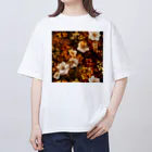 オンラインショップイエローリーフの綺麗な白と黄色い花 Oversized T-Shirt