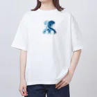 koriyuuの青白の芸術的な2人の女子高生 Oversized T-Shirt