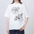 もしもしこちら文鳥の文鳥風神雷神図　モノクロ オーバーサイズTシャツ