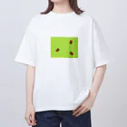 ホームタウンスター　Hometown Star のテントウムシ3匹（切り絵）　Three Ladybirds (Paper Cutout) Oversized T-Shirt