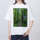 よだれ堂の緑の散歩道 Oversized T-Shirt