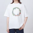 プリズモリイの箱の森のかわいい贈り物♪小さな木の実のボタニカル日記 Oversized T-Shirt