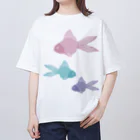 Alba spinaの金魚３匹 くすみパステル オーバーサイズTシャツ