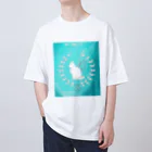 いろはにゃんこ堂のエメラルドグリーンの海と羽ねこさん オーバーサイズTシャツ