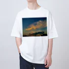 バイポーラーショップの梅雨明けと夏空の始まり Oversized T-Shirt