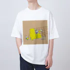 はやし企画のはざかけを手伝うキリン Oversized T-Shirt