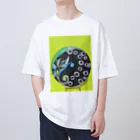 NIL のウサギの幽霊と花 Oversized T-Shirt