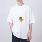 うんちぷりぷり犬/Piaのうんちぷりぷりたぬきのグッズ Oversized T-Shirt