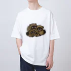 魚の目のお店のタヌキの家族 Oversized T-Shirt