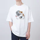 kou-kaのユーフォニアムを吹く猫（銀色） オーバーサイズTシャツ