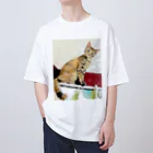 コハクのカーテンレールからニャンコ🐱 オーバーサイズTシャツ