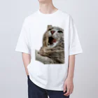 グレージュ猫ロッタン🐈‍⬛のあくびロッタン Oversized T-Shirt