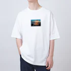 KSK SHOPの海と夕陽のコントラスト Oversized T-Shirt