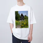 COSMIC Galleryの白川郷・五箇山の合掌造り集落 Oversized T-Shirt