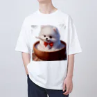 Pom-Dog'sのご飯に埋もれる白ポメ Oversized T-Shirt