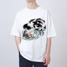 MakotOの猫と鯉（水墨画風） Oversized T-Shirt