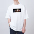 チーム「ヘアスプレー」の４人写真 Oversized T-Shirt