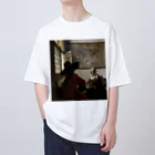 世界美術商店の兵士と笑う女 / Officer and Laughing Girl Oversized T-Shirt