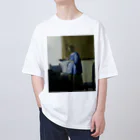 世界美術商店の青衣の女 / Woman Reading a Letter Oversized T-Shirt