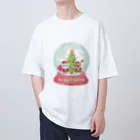 GLOBEのトナカイとサンタクロースのクリスマススノードーム Oversized T-Shirt